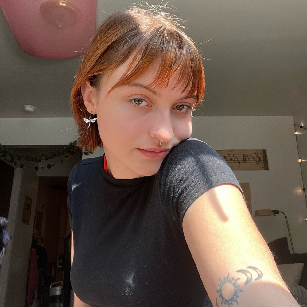 Meet your Posher, Alexia